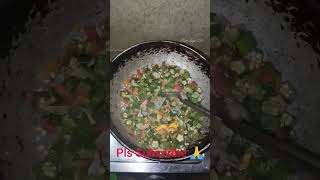 Bendakaya Tomato Curry  Tomato Ladyfinger Curry subscribe youtubeshort viralshort like [upl. by Akerdnuhs]