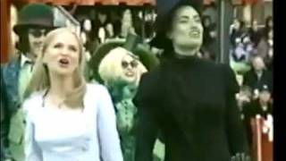 Kristin Chenoweth  Macys Day Parade 2003  One Short Day [upl. by Stein]