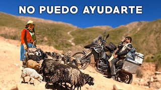 ATRAPADO en LA MONTAÑA pido AYUDA y NO nos ENTENDEMOS en BOLIVIA  Vuelta al mundo en moto  Cap 14 [upl. by Albie]