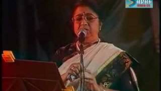 LATA LIVE IN CONCERTUSHA MANGESHKERwmv [upl. by Ydniw545]