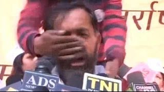 Black ink thrown at AAPs Yogendra Yadav at an event [upl. by Neelyaj]