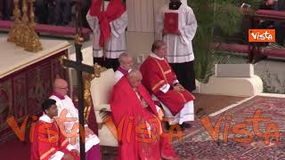 Domenica delle Palme la Messa in piazza San Pietro con Papa Francesco [upl. by Eichman]