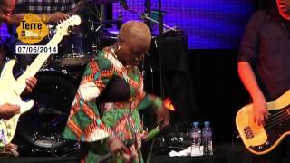 Extrait du CONCERT dAngelique Kidjo à Terre de Blues [upl. by Fauver]