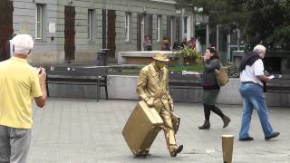 The golden Statueman in Budapest 2 [upl. by Metah]