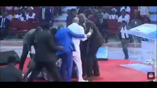 Strange Man Attacks Bishop Oyedepo On Pulpit [upl. by Veradia]