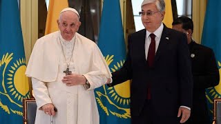 Le pape au Kazakhstan pour promouvoir le quotdialoguequot lUkraine en toile de fond [upl. by Mohammad246]