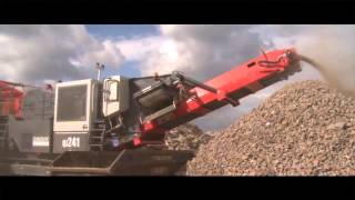 Sandvik（ｻﾝﾄﾞﾋﾞｯｸ） QJ241 Mobile Jaw Crusher（自走式ジョークラッシャ） [upl. by Carrnan]