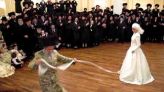 kosson rebbe dancing mitzva tanz at his sons wedding part 2 [upl. by Woll73]