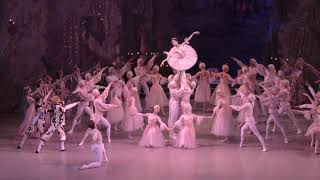 Happy New Year Dear ballet lovers 2 apotheosis of Mariinsky Nutcracker and bows [upl. by Feld]