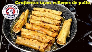 Crujientes tacos rellenos con pollo y vegetales [upl. by Otsirave825]