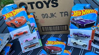 Lamley Unboxing Hot Wheels 2023 International K Case [upl. by Duke557]