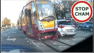 Kolizja z tramwajem  nieudane zawracanie w Pabianicach 1242 Wasze Filmy [upl. by Lananna67]