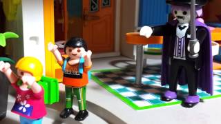 Die Halloweenparty im Playmobil Haus Movie Film Puppenhaus 5302 [upl. by Redle]