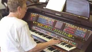 Marilyn Speedy hobby organist Lowrey Legend organ 3 excitings songs [upl. by Zahavi]