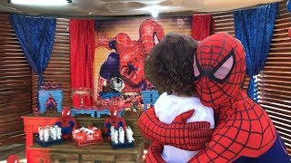 FESTA DE ANIVERSÁRIO E O HOMEM ARANHA APARECEU [upl. by Nhojleahcim]