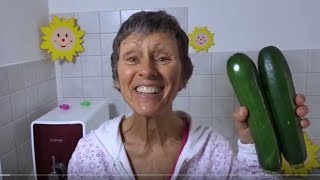 ZUCCHINI  Rezept vegan Rohkost kalorienarm vitaminreich [upl. by Aisena]