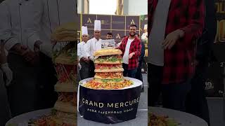 Biggest Burger in the world bigburger burger cake streetfood ashortaday ytshorts [upl. by Natalee]