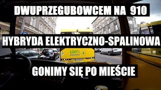 Wesoły kierowca autobusu ciśnie hybrydowym dwuprzegubowcem po Katowicach [upl. by Queen]