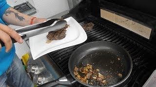 Rinderfilet vom Grill mit Teekruste und fantastischen Champignons nach Weber Grillbibel [upl. by Sirret]