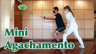 Exercício de mini agachamento  Neovita Fisioterapia Domiciliar [upl. by Manly]