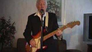 Opa Gerrit zingt Roy Orbison  California blue [upl. by Yenttihw296]