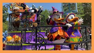 Mickey amp Friends Halloween Cavalcade LIVE 🎃  Disneyland Halloween 2024 [upl. by Leugimsiul]