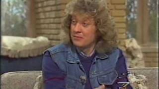 Noddy Holder Slade quotRun Runawayquot on TVAM 1984 [upl. by Malet]