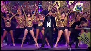 Shah Rukh Khan and Vicky Kaushal performing live at IIFA Awards 2024  Abu Dhabi [upl. by Letreece]