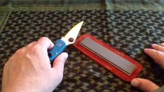 Spyderco Double Stuff  EDC Knife Sharpener How to Sharpen a Knife  TheSmokinApe [upl. by Moersch]