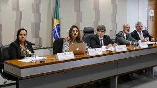 Autoridades e representantes do setor farmacêutico discutem MP 754 [upl. by Doro]