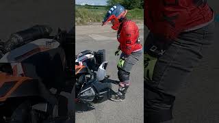 A jak zvedáš motorku ty  motocycle adventure ktm motovlog [upl. by Ynnal]