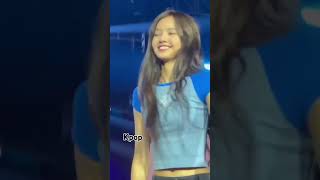 Lisa reaction when a blink gave a lisa radom at concert 🤣 lisamanoban lisa blink [upl. by Jobe379]