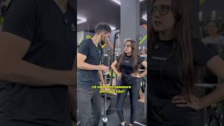 Quando você tá treinando de boa na academia e… [upl. by Llenrod]