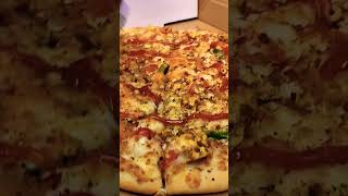 I Tried the Pizza from La Pinoz [upl. by Pack]