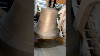 Die neue große Glocke der Liebfrauenkirche Waldshut glocken [upl. by Inaluahek905]