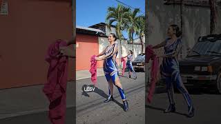 💃 elegancia al bailar desfile live baile carnavaldesanmiguel [upl. by Munniks]