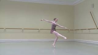 Vaganova Ballet Academy Balloné en Pointe [upl. by Jeaz]