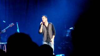 quotMedley comédies musicalesquot Bruno Pelletier Moscou 61109 [upl. by Doralyn]