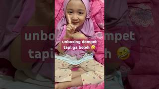 Raisya ga boleh unboxing dompet shortvideo funny comedy lucu cute [upl. by Levina]