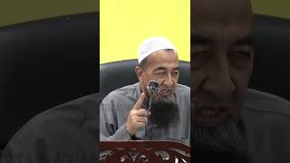 Berdiri Tunggu Habis Azan Baru Boleh Solat Sunat  Ustaz Azhar Idrus [upl. by Slotnick]