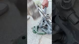 Universal joint disassembly process Good tools and machinery can increase work efficiency [upl. by Bertina714]