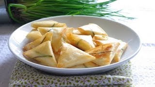 Recette apéritif Feuilletés à la ricotta et ciboulette Appetizer recipe  ricotta filo triangles [upl. by Aieka]