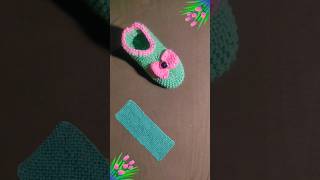 VERY EASY AND VERY BEAUTIFULL KNITTED SOCKS FOR LADIES crochetsocks wintershoes socksdesign diy [upl. by Waddle]