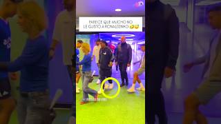 Youtuber le hace un caño a Ronaldinho y así reaccionó futbol ronaldinho shorts [upl. by Ferdinande]