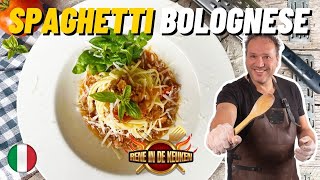 Spaghetti Bolognese zoals het in Italië gemaakt wordt [upl. by Aicilak]