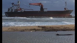 Turkish cargo ship EFE MURAT aground beached by storm at Bari Italy [upl. by Lorre]