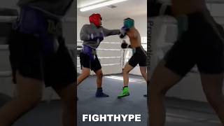 MAYWEATHER PROTEGE Curmel Moton EMBARRASSES sparring partner with ONEHANDED BEATDOWN [upl. by Odranar756]