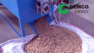 STLP400 small feed pellet plant for livestock and poultry farmchicken livestock cattle sheep [upl. by Lenor284]