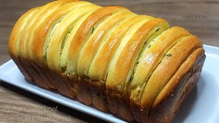 GARLIC BREAD  BUTTER GARLIC LOAF  Pull Apart Bread Recipe [upl. by Ytima52]