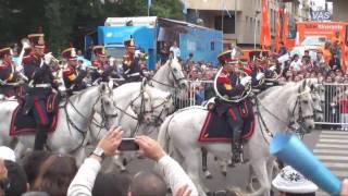 Festejos del Bicentenario argentino Desfile histórico militar [upl. by Ardnoid343]